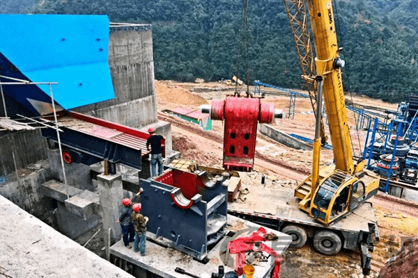 912顎式破碎機現(xiàn)場組裝